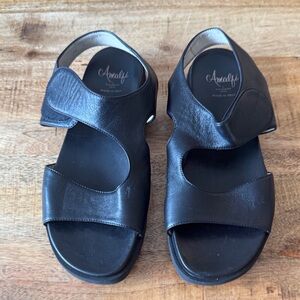 Amalfi Black Leather Adjustable Slingback flat Velcro strap comfort  Sandals 9